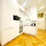 Arty Chic Flat Between Arc De Triomphe & Eiffel Tower